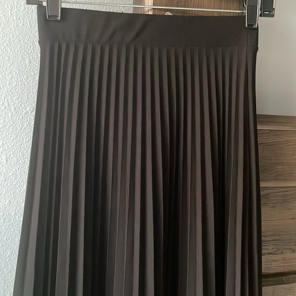 Forgotten Grace pleated skirt XS - Picture 3 of 4